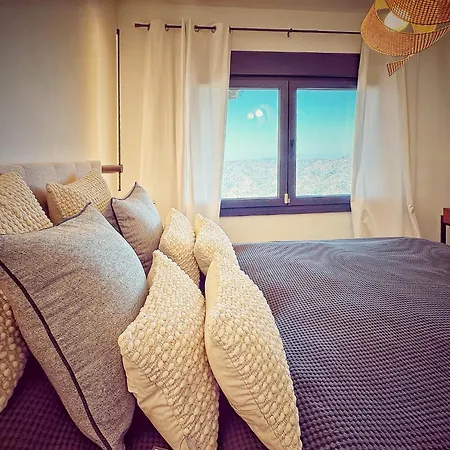 House Sleeps 4 - Parking-balcony-seaview - New *