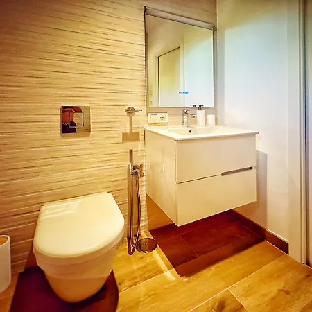 בית נופש House Sleeps 4 - Parking-balcony-seaview - New *